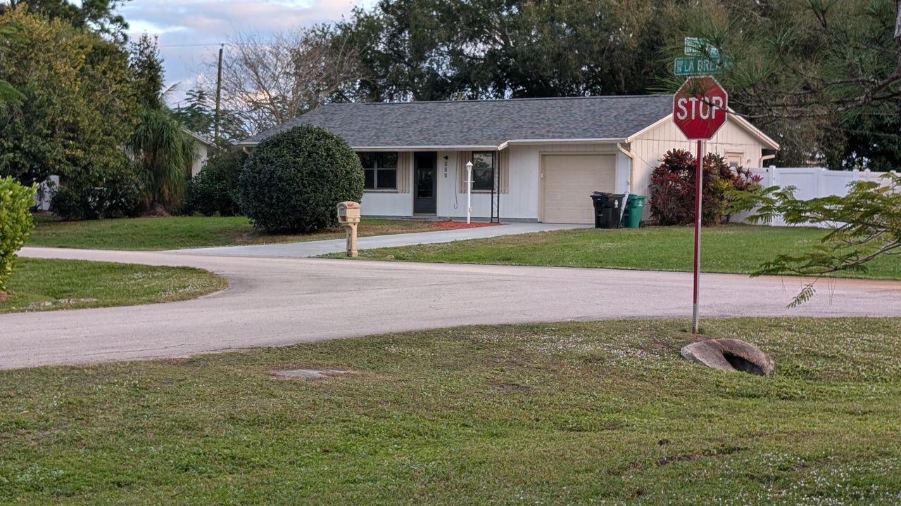 待售: $295,995 (2 贝兹, 2 浴室, 925 平方英尺)