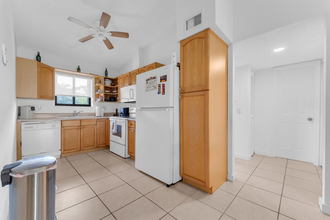 En Venta: $320,000 (2 camas, 2 baños, 938 Pies cuadrados)