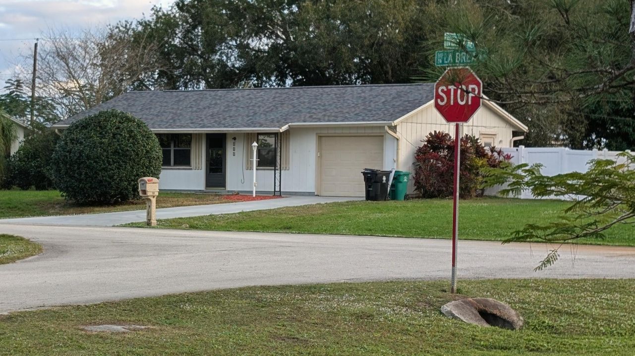 待售: $295,995 (2 贝兹, 2 浴室, 925 平方英尺)