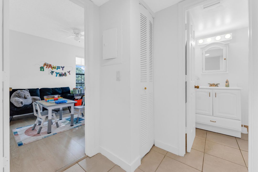 En Venta: $320,000 (2 camas, 2 baños, 938 Pies cuadrados)