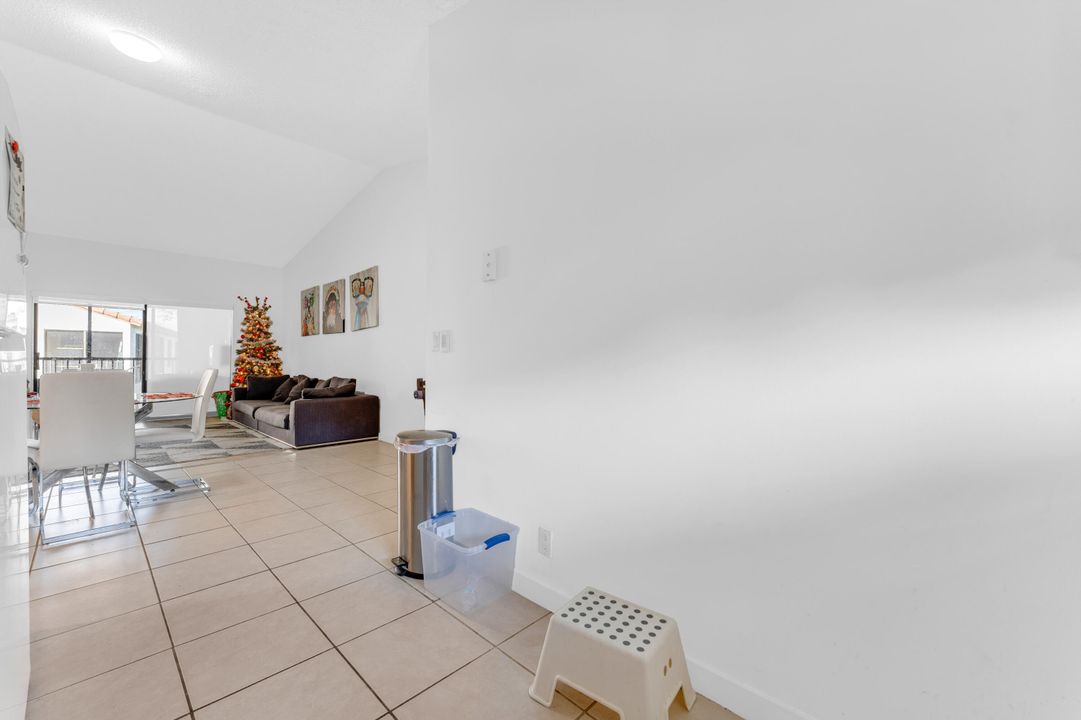 En Venta: $320,000 (2 camas, 2 baños, 938 Pies cuadrados)