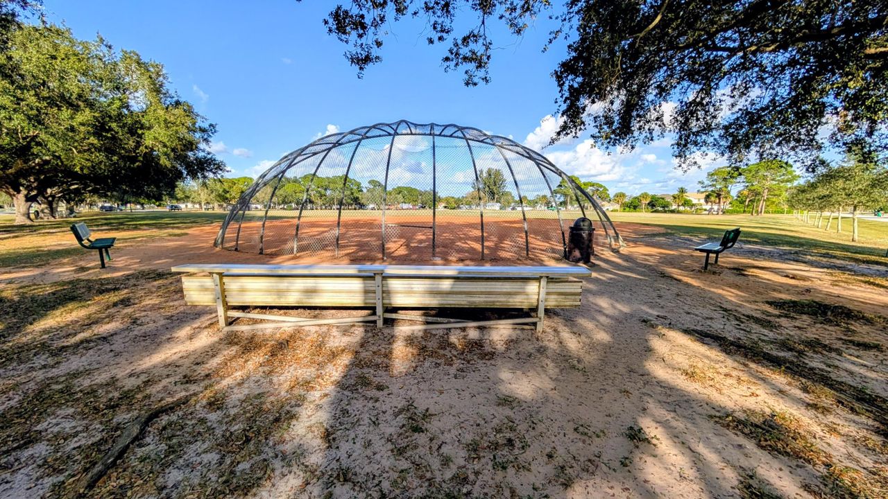 待售: $295,995 (2 贝兹, 2 浴室, 925 平方英尺)