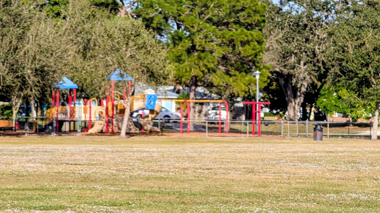 待售: $295,995 (2 贝兹, 2 浴室, 925 平方英尺)