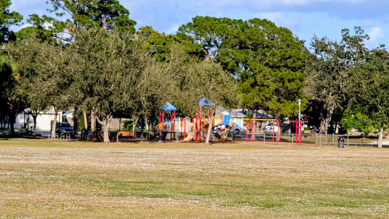 待售: $295,995 (2 贝兹, 2 浴室, 925 平方英尺)