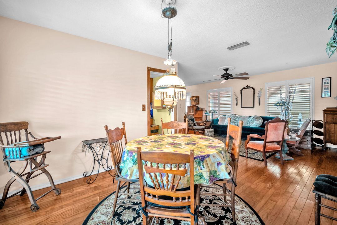 En Venta: $650,000 (4 camas, 2 baños, 1819 Pies cuadrados)