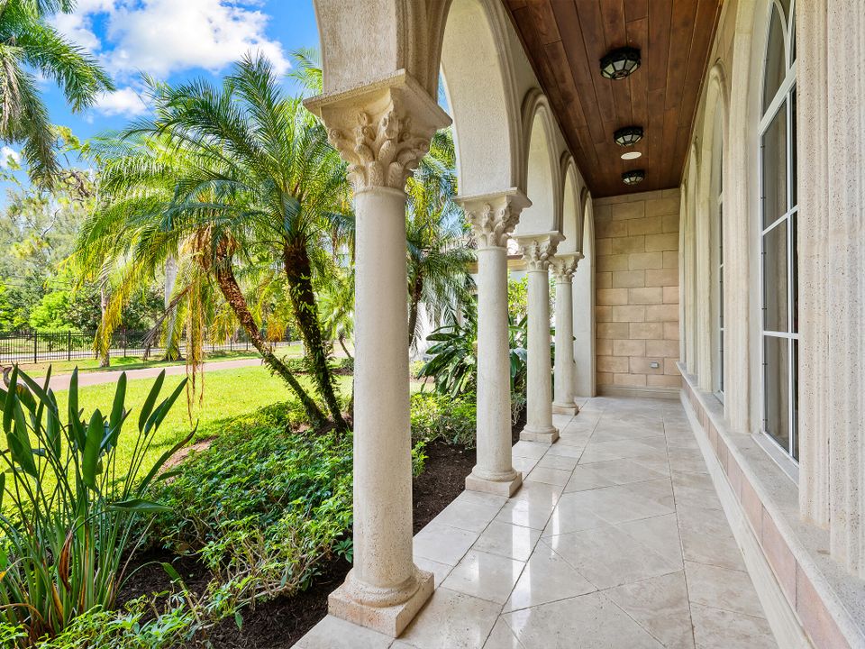 For Sale: $5,900,000 (6 beds, 7 baths, 8257 Square Feet)