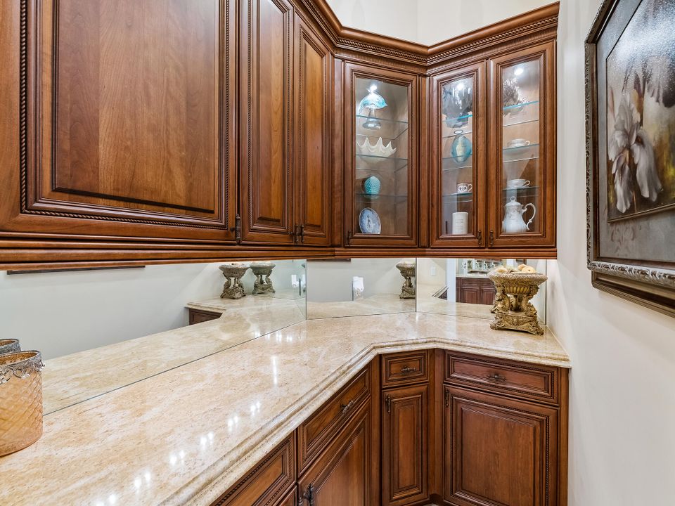 For Sale: $5,900,000 (6 beds, 7 baths, 8257 Square Feet)