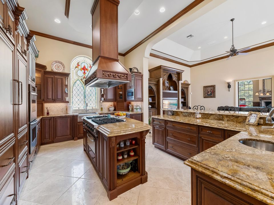 For Sale: $5,900,000 (6 beds, 7 baths, 8257 Square Feet)