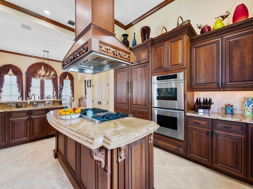 For Sale: $5,900,000 (6 beds, 7 baths, 8257 Square Feet)