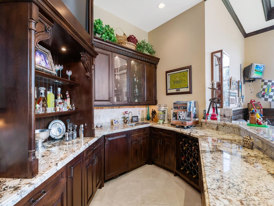 For Sale: $5,900,000 (6 beds, 7 baths, 8257 Square Feet)