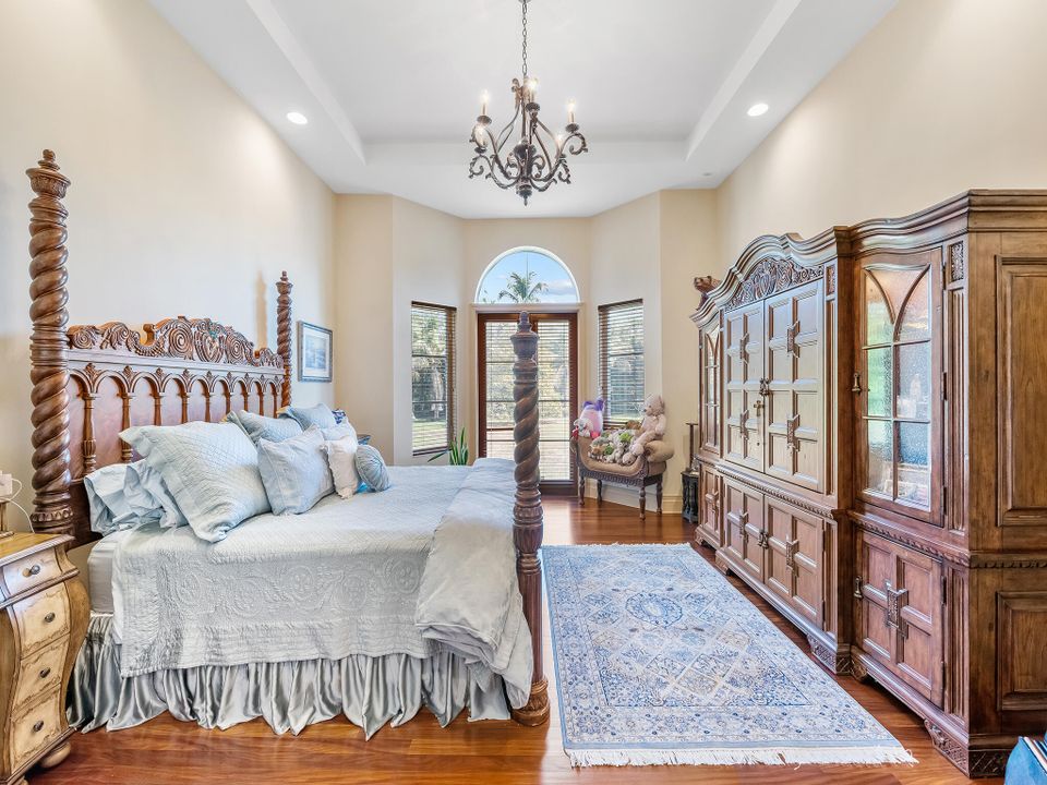 For Sale: $5,900,000 (6 beds, 7 baths, 8257 Square Feet)