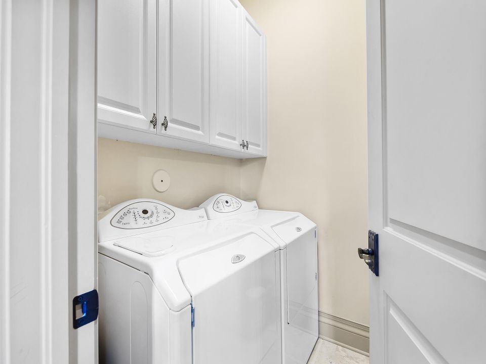 For Sale: $5,900,000 (6 beds, 7 baths, 8257 Square Feet)