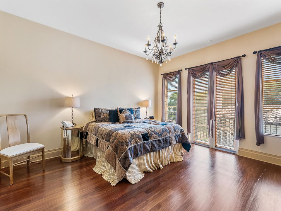 For Sale: $5,900,000 (6 beds, 7 baths, 8257 Square Feet)