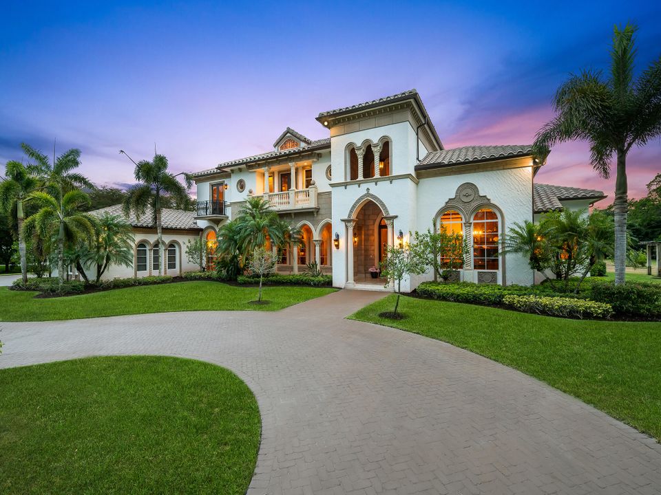 For Sale: $5,900,000 (6 beds, 7 baths, 8257 Square Feet)