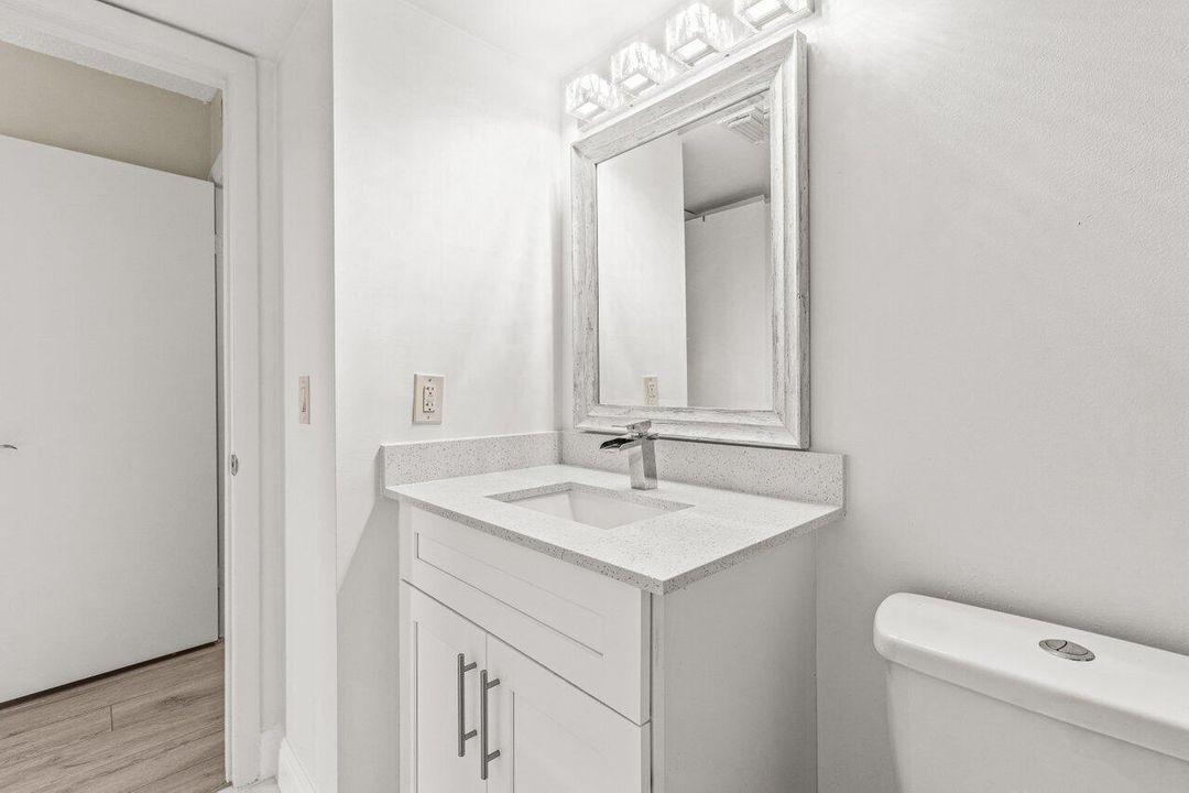 待售: $333,000 (2 贝兹, 2 浴室, 1230 平方英尺)