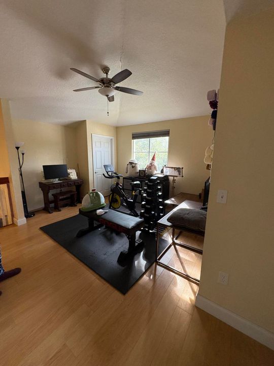 В аренду: $3,150 (3 спален, 2 ванн, 1887 Квадратных фут)