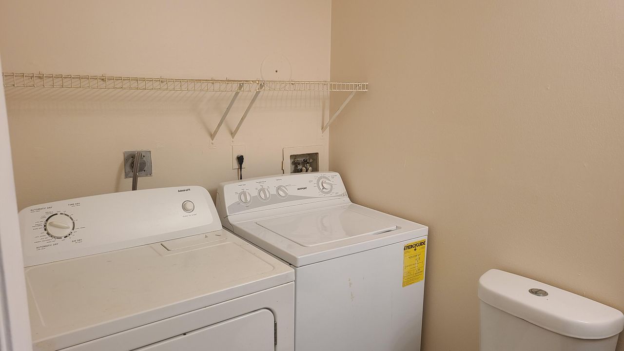 В аренду: $2,300 (3 спален, 2 ванн, 1231 Квадратных фут)