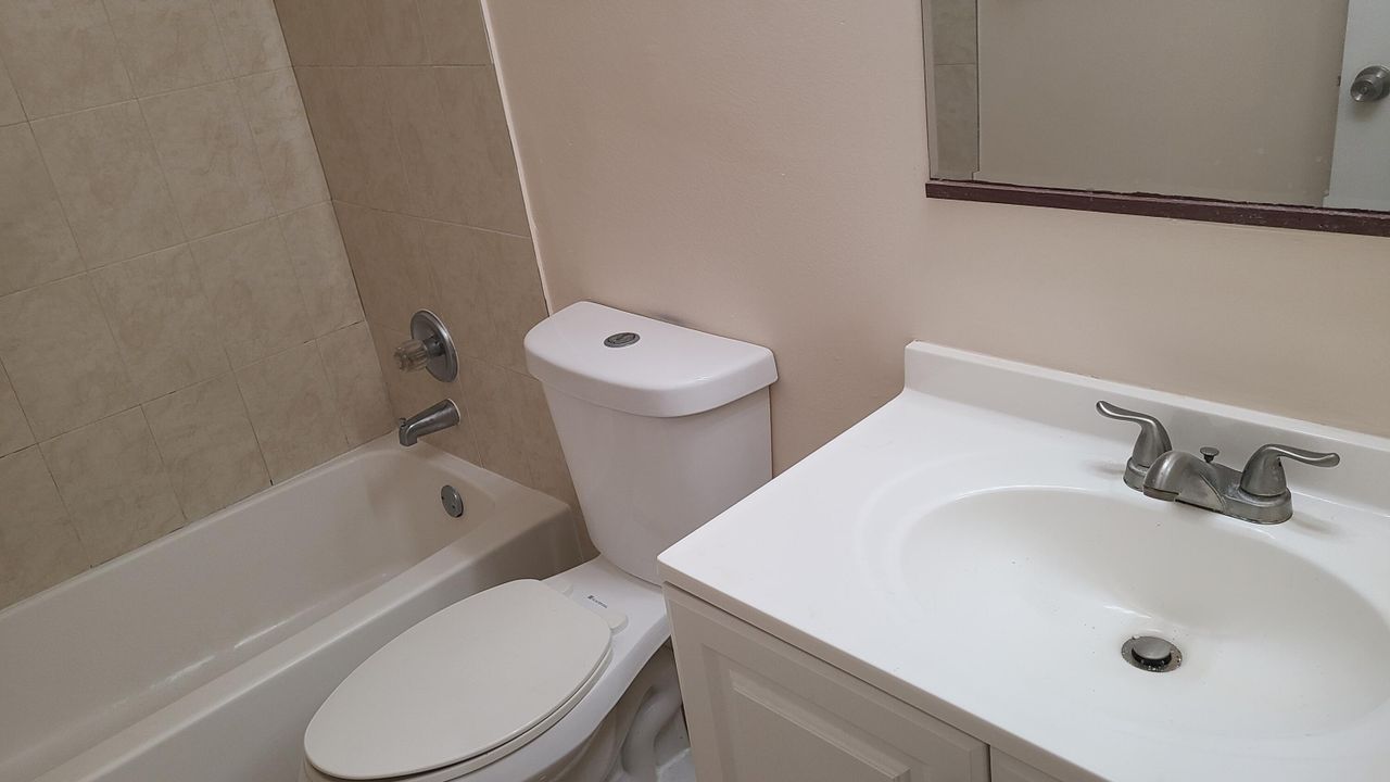 В аренду: $2,300 (3 спален, 2 ванн, 1231 Квадратных фут)