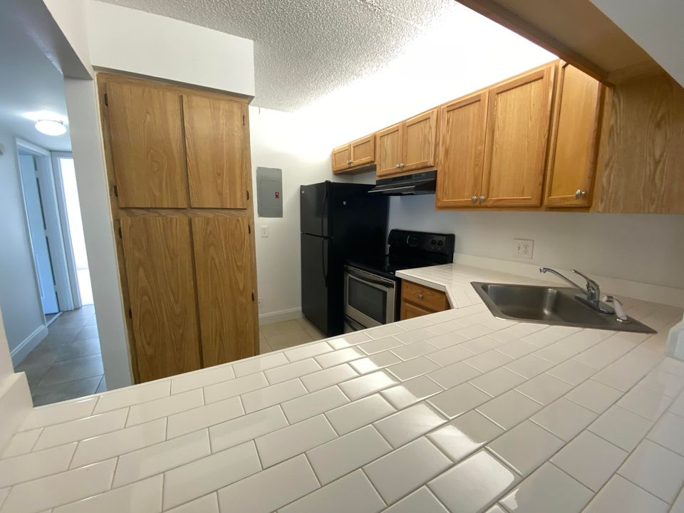 В аренду: $1,800 (2 спален, 2 ванн, 1104 Квадратных фут)