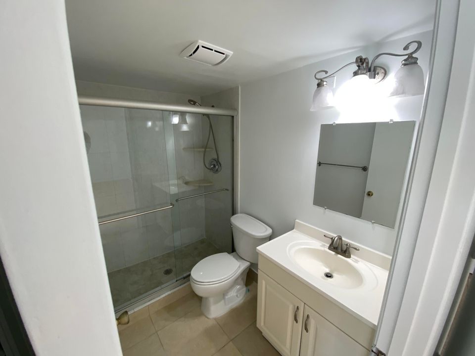 В аренду: $1,800 (2 спален, 2 ванн, 1104 Квадратных фут)