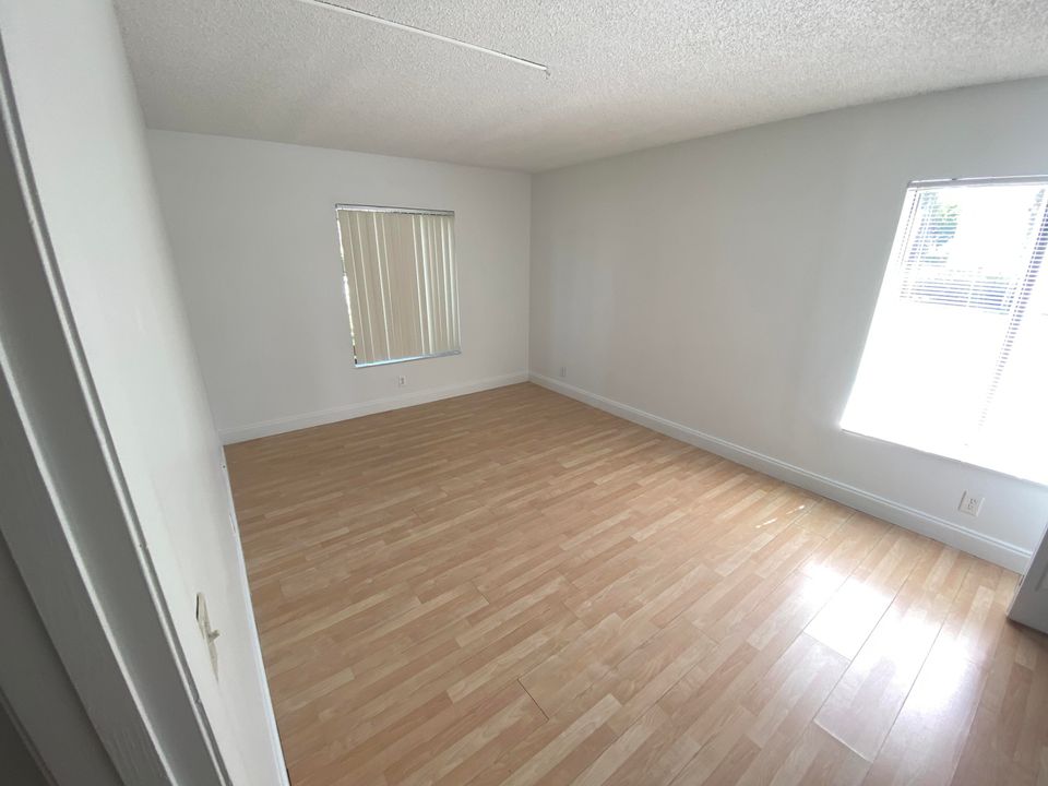 В аренду: $1,800 (2 спален, 2 ванн, 1104 Квадратных фут)