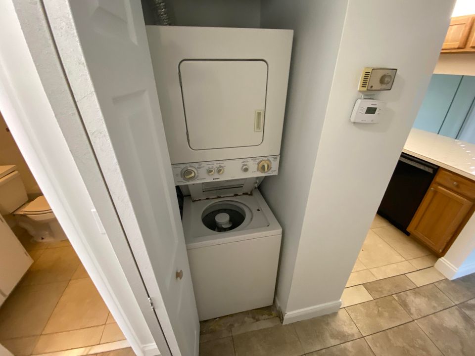 В аренду: $1,800 (2 спален, 2 ванн, 1104 Квадратных фут)