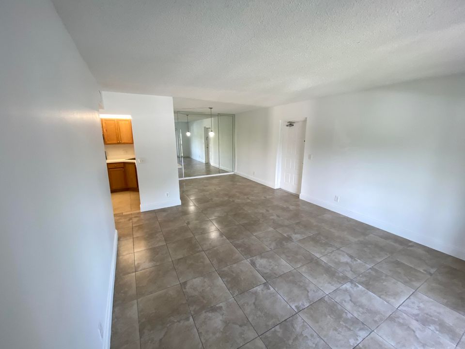 В аренду: $1,800 (2 спален, 2 ванн, 1104 Квадратных фут)