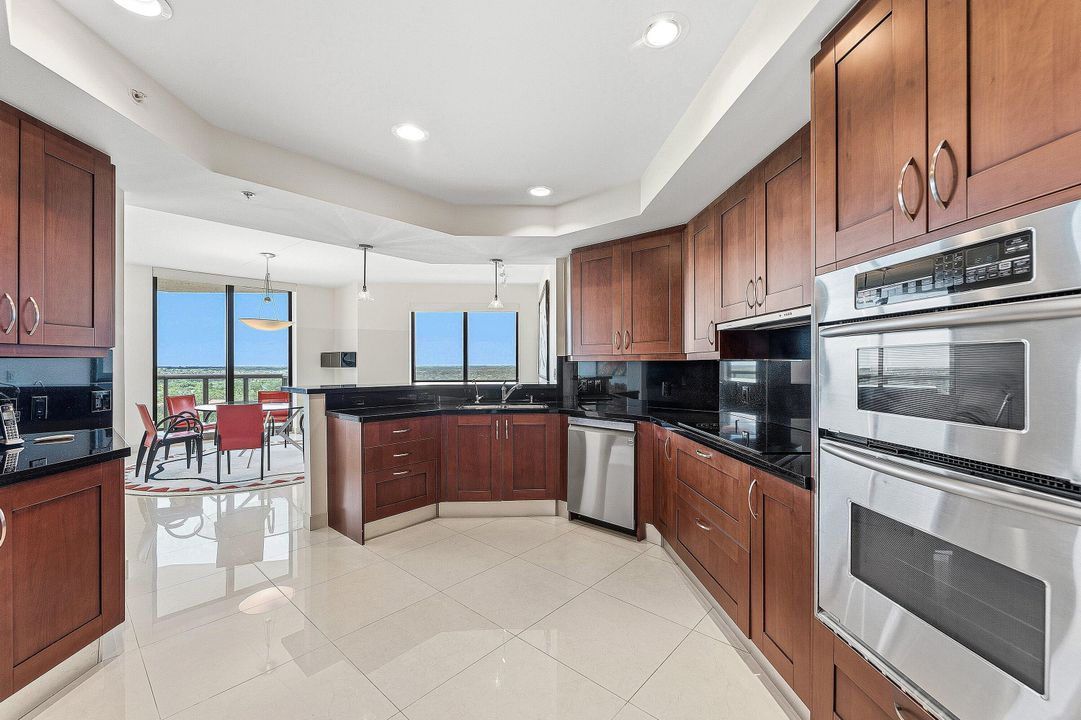 待售: $999,999 (3 贝兹, 3 浴室, 2494 平方英尺)