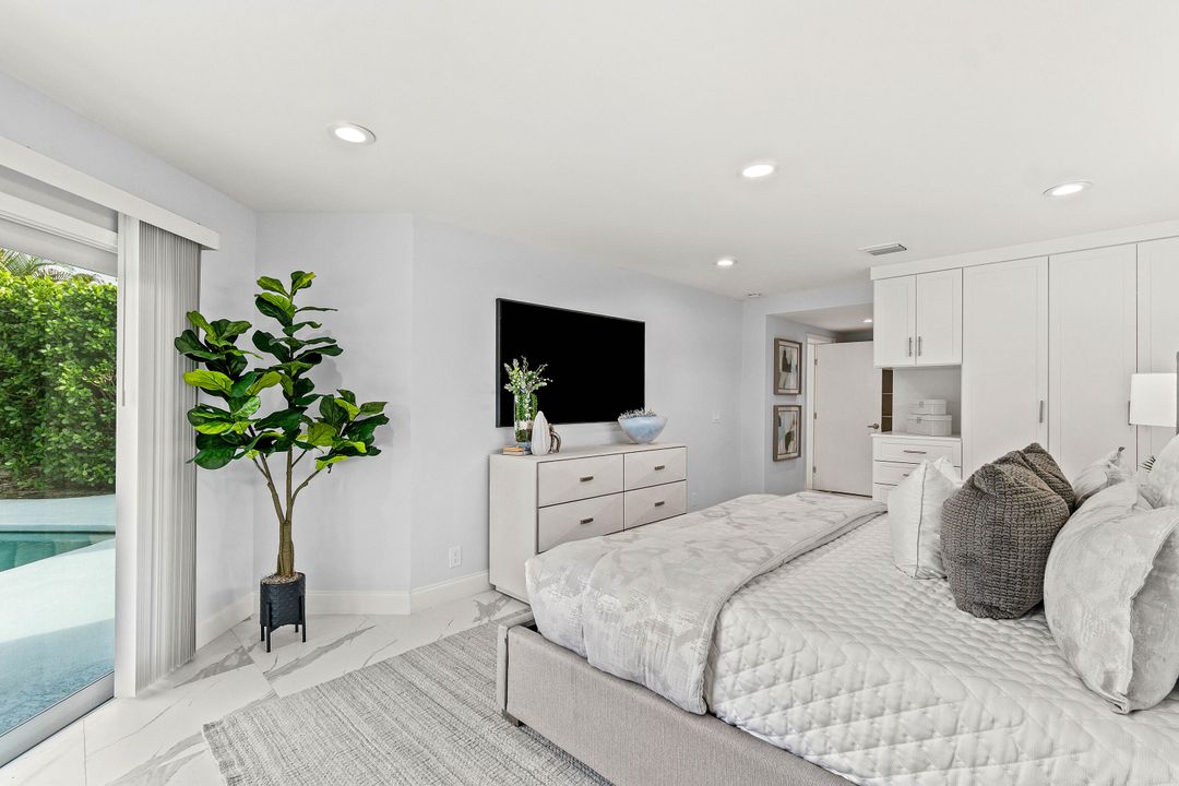 For Sale: $2,200,000 (4 beds, 2 baths, 2003 Square Feet)