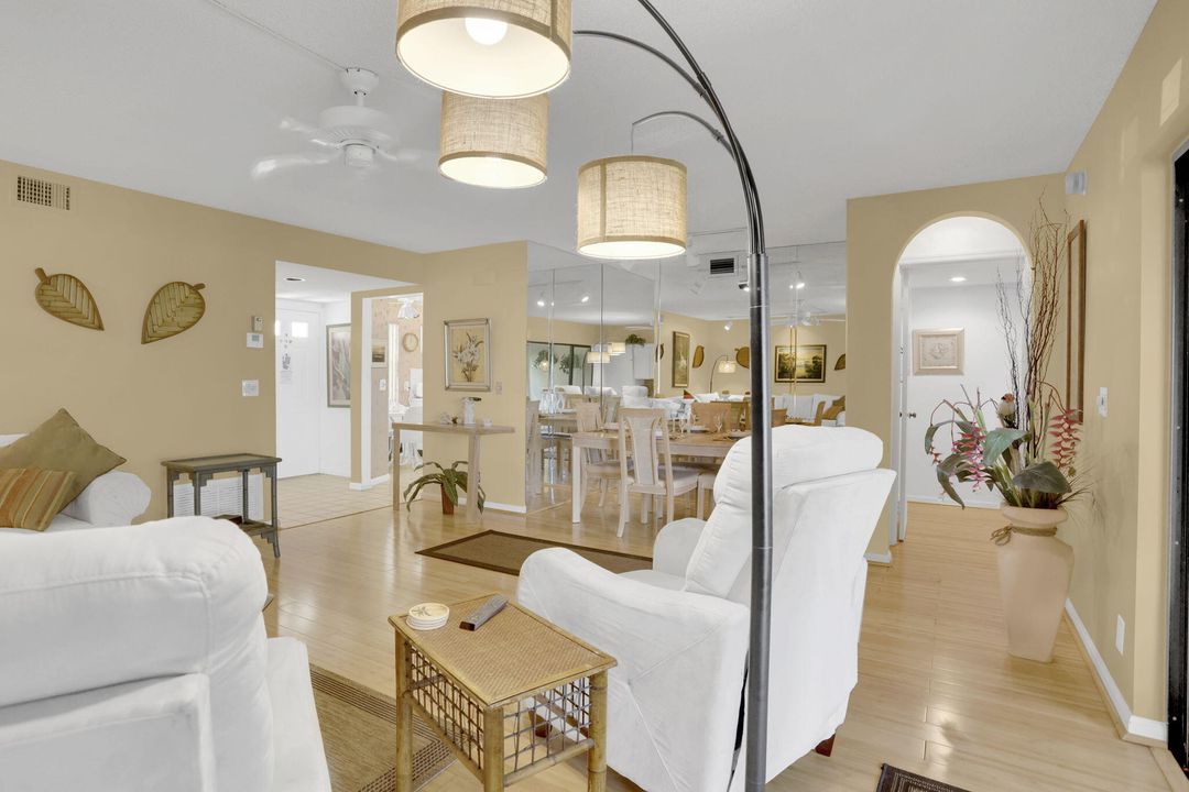 For Sale: $195,000 (2 beds, 2 baths, 1178 Square Feet)