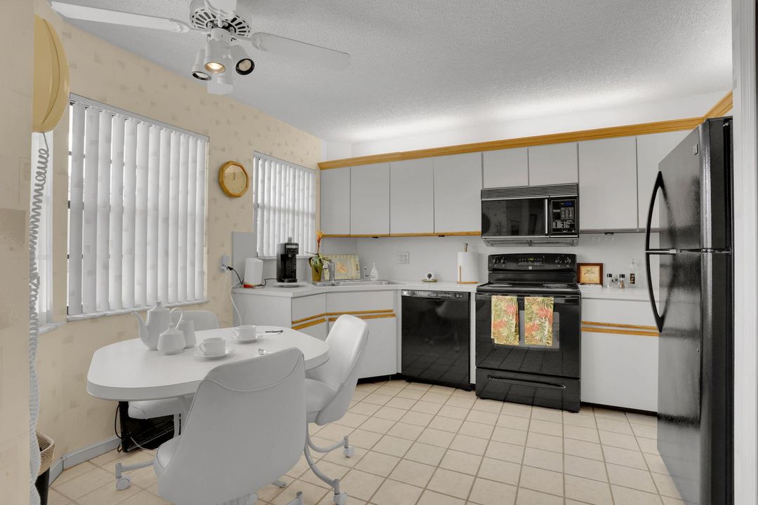 For Sale: $195,000 (2 beds, 2 baths, 1178 Square Feet)