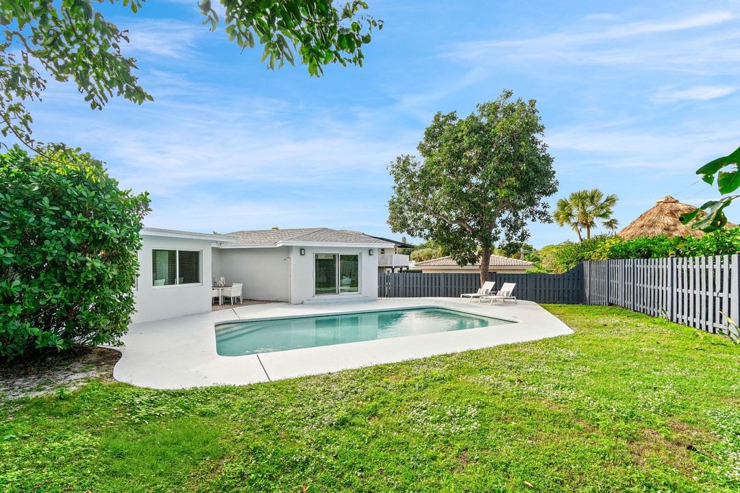 For Sale: $2,200,000 (4 beds, 2 baths, 2003 Square Feet)