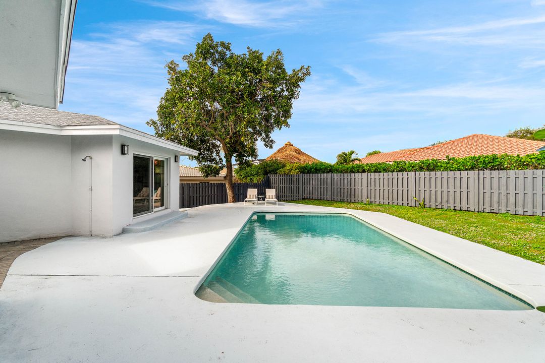 For Sale: $2,200,000 (4 beds, 2 baths, 2003 Square Feet)