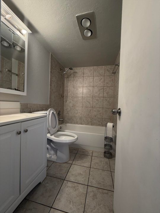 В аренду: $1,200 (1 спален, 1 ванн, 615 Квадратных фут)