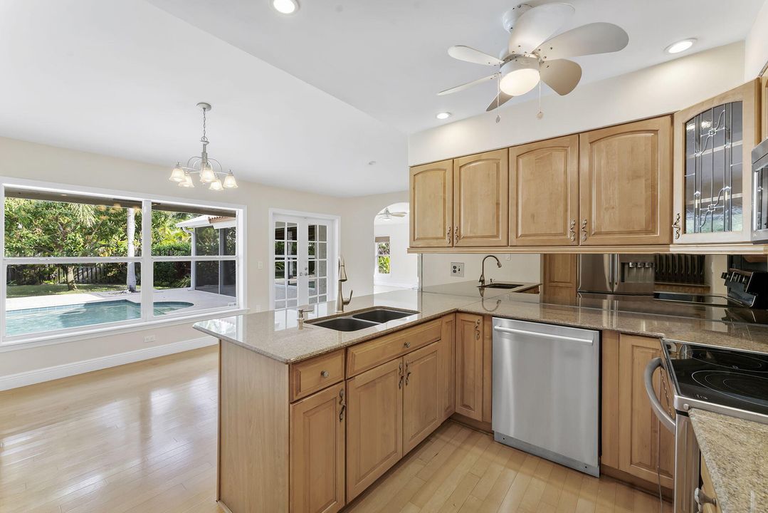 For Sale: $1,095,000 (4 beds, 2 baths, 2016 Square Feet)