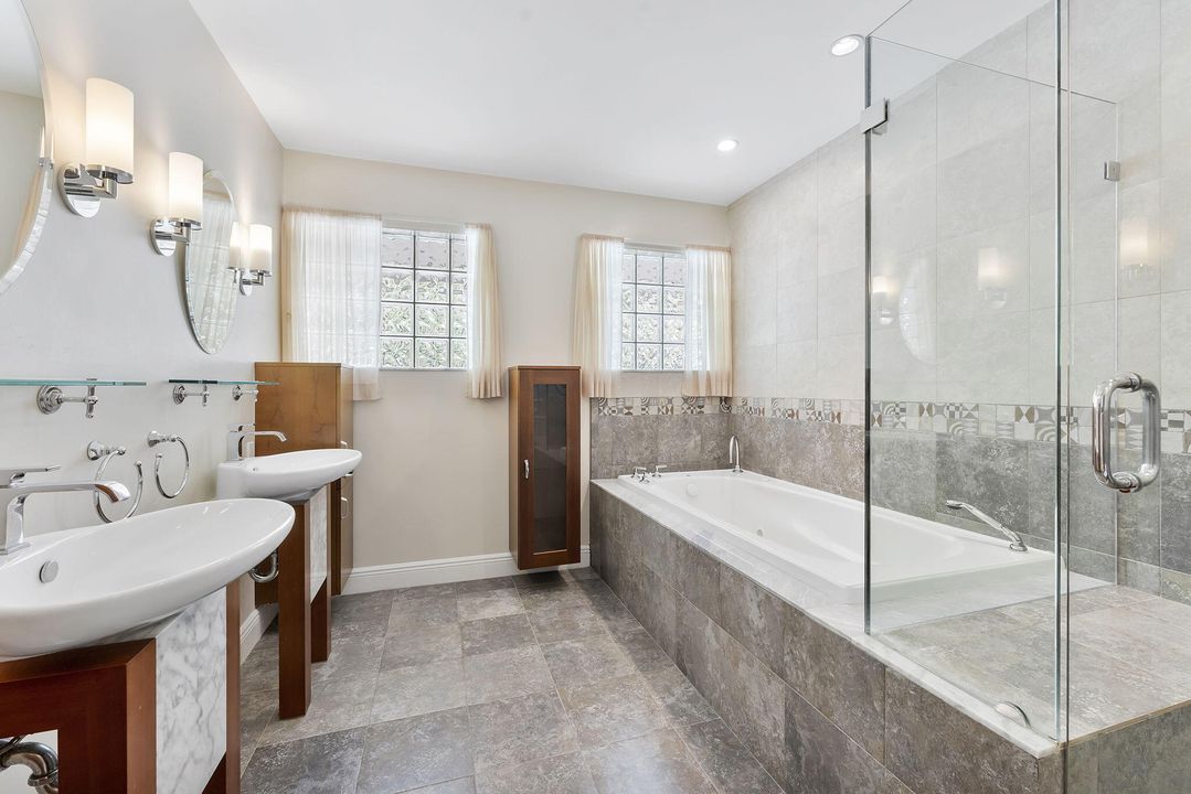 For Sale: $1,095,000 (4 beds, 2 baths, 2016 Square Feet)