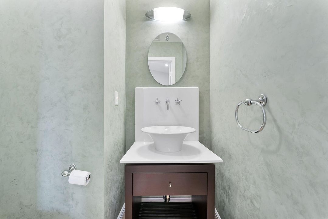 For Sale: $1,095,000 (4 beds, 2 baths, 2016 Square Feet)