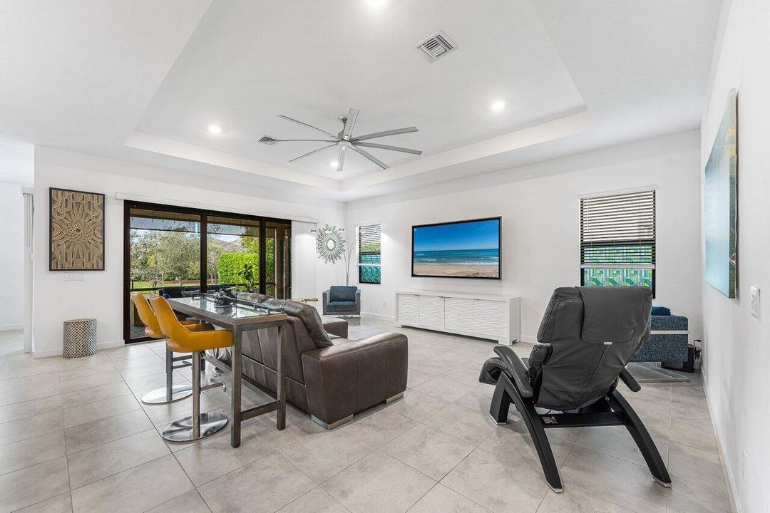 For Sale: $739,000 (3 beds, 3 baths, 2635 Square Feet)