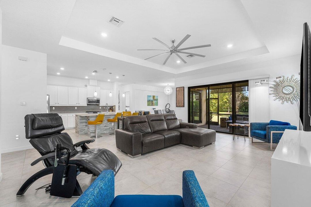 For Sale: $739,000 (3 beds, 3 baths, 2635 Square Feet)