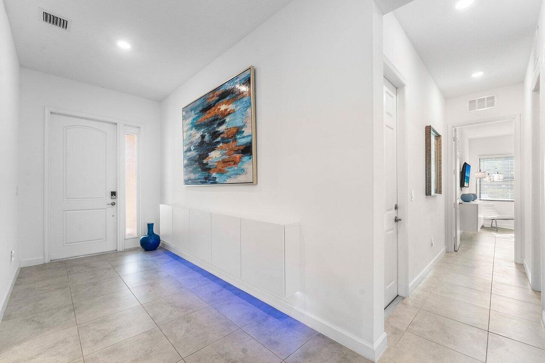 For Sale: $739,000 (3 beds, 3 baths, 2635 Square Feet)