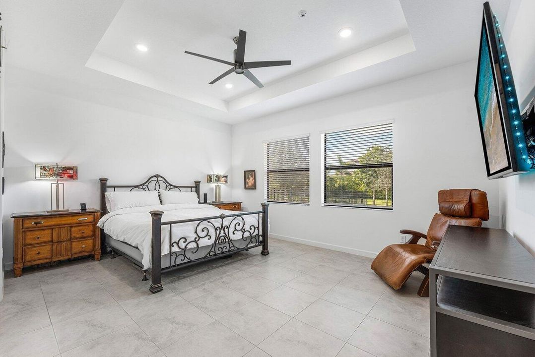 For Sale: $739,000 (3 beds, 3 baths, 2635 Square Feet)