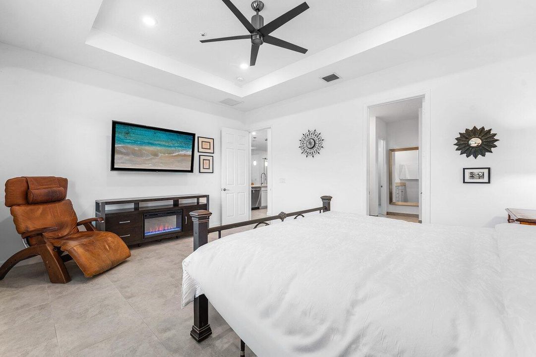 For Sale: $739,000 (3 beds, 3 baths, 2635 Square Feet)