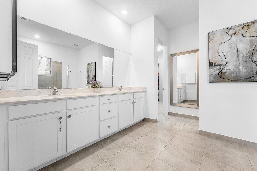 For Sale: $739,000 (3 beds, 3 baths, 2635 Square Feet)