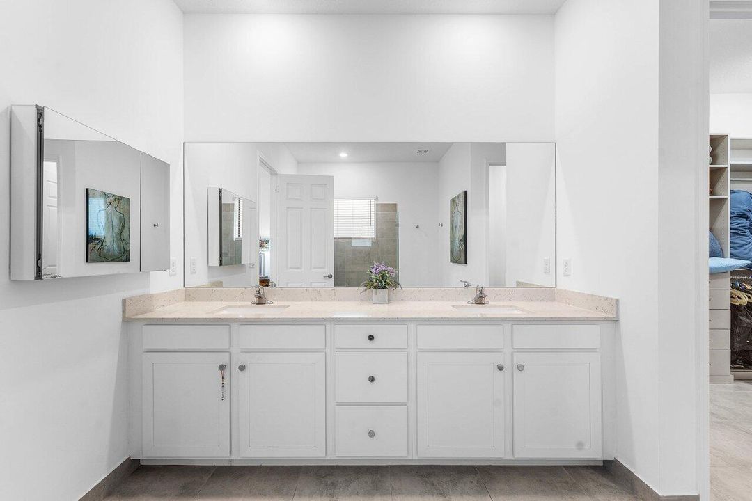 For Sale: $739,000 (3 beds, 3 baths, 2635 Square Feet)