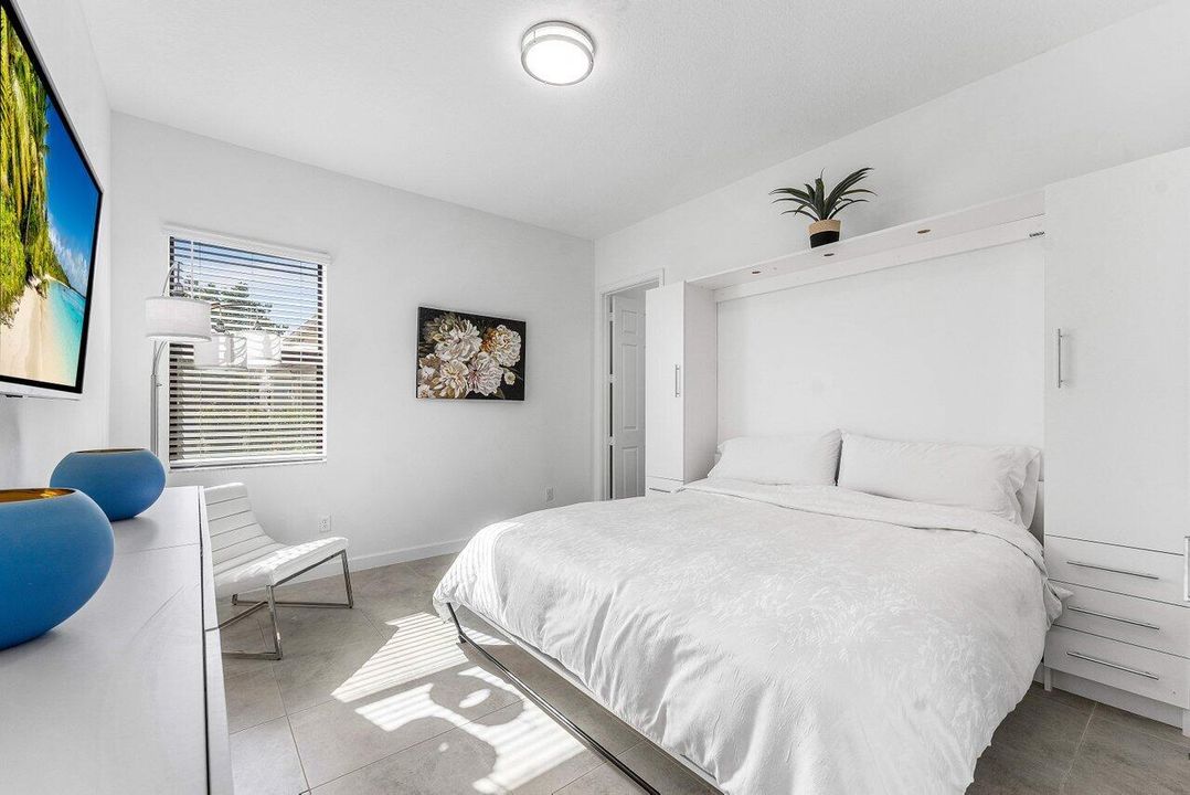 For Sale: $739,000 (3 beds, 3 baths, 2635 Square Feet)