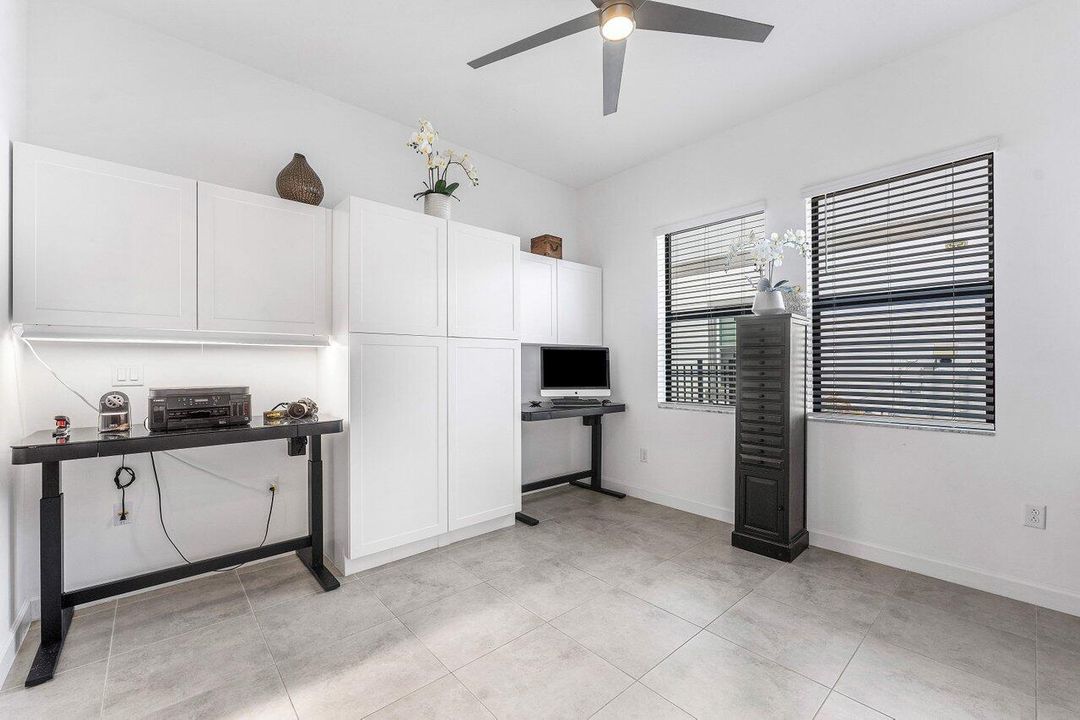 For Sale: $739,000 (3 beds, 3 baths, 2635 Square Feet)