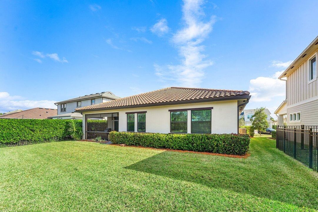 For Sale: $739,000 (3 beds, 3 baths, 2635 Square Feet)