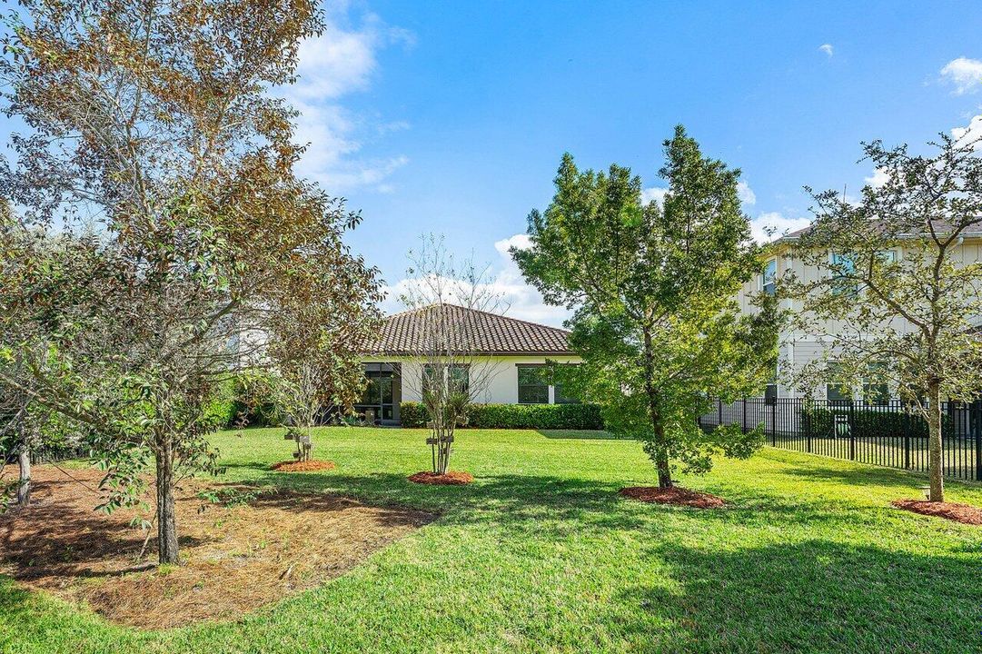 For Sale: $739,000 (3 beds, 3 baths, 2635 Square Feet)