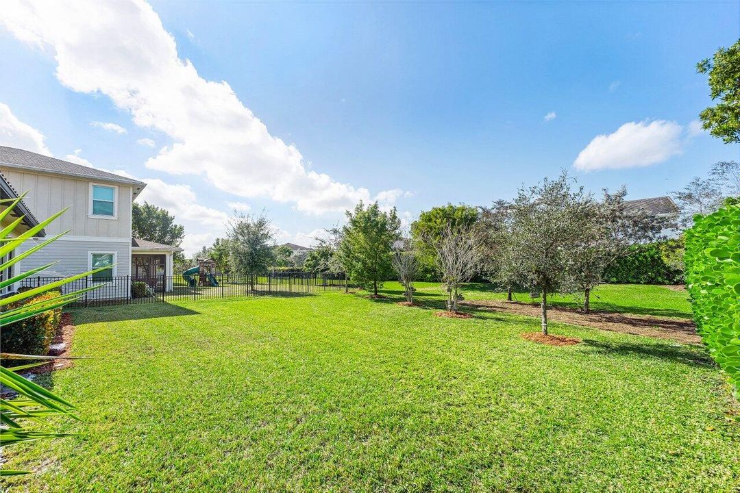 For Sale: $739,000 (3 beds, 3 baths, 2635 Square Feet)