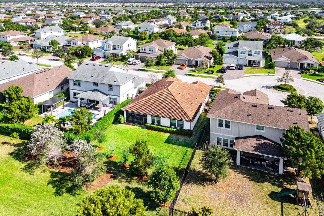 For Sale: $739,000 (3 beds, 3 baths, 2635 Square Feet)